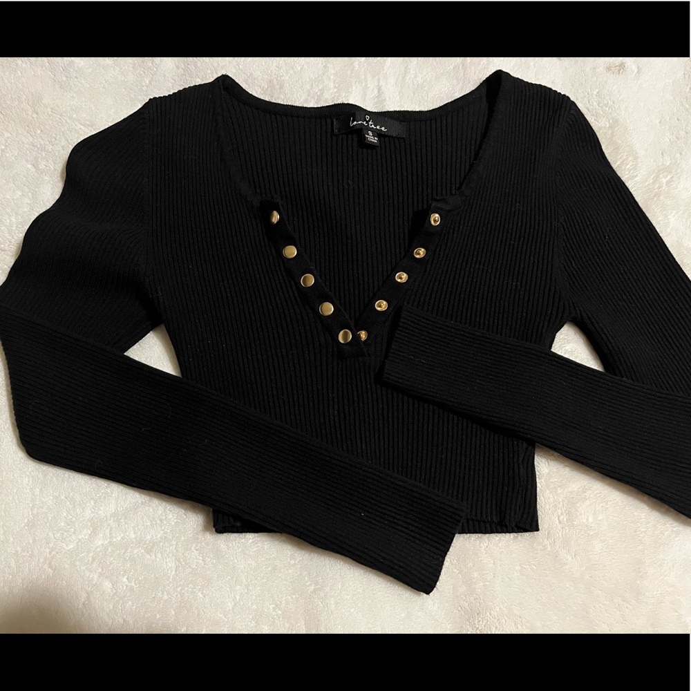Black crop top